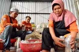 Read more about the article Sampah Bisa Ditukar Jadi Uang di Surabaya, Gimana Caranya?